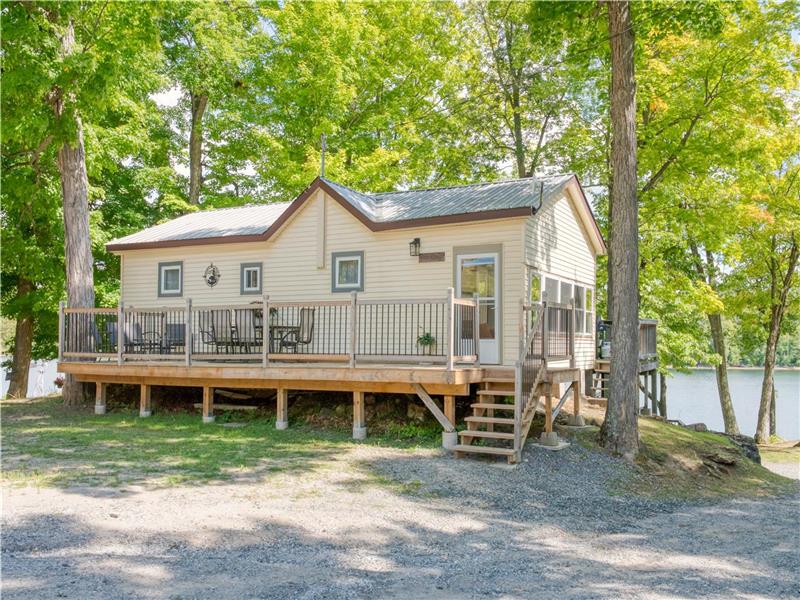 Welcome to The Crank's Roost – Your Lakeside Escape on Beautiful Crow Lake