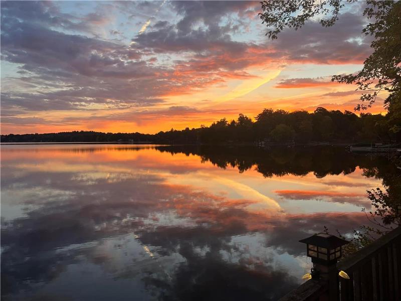 Waterfront  cottage book 3-4 nights August availability Approx. 2 hrs East of the GTA