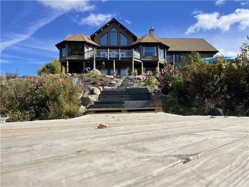 Burr Oak Retreat - Booking for Summer 2026 NOW