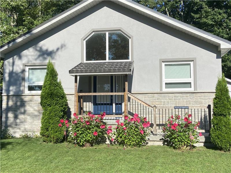 Retreat on Ridgewood - Modern 3BR Cottage - Short Walk to Sandy Beach