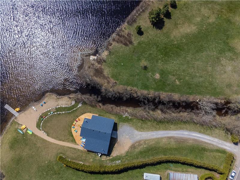 Barry's Bay's Bellevue - Acre Waterfront Estate- 2026 Summer Bookings are open.