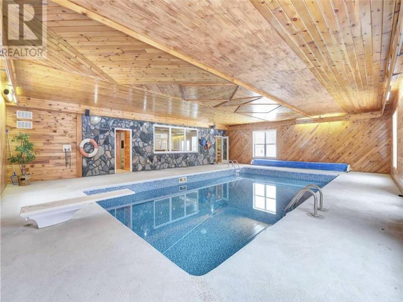 Indoor Heated Saltwater Pool w/ Multi-Sport Court, BBQ, Fire Pit