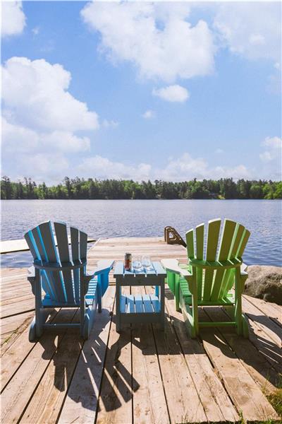 Cozy 4-Season Lakefront Cottage - Stunning Views; Pet Friendly; Hot Tub