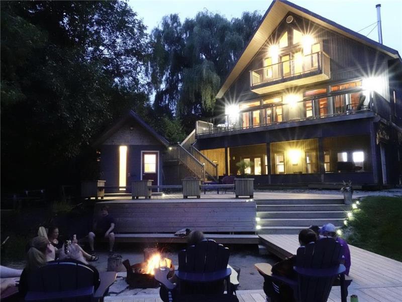 MountainView Lakehouse