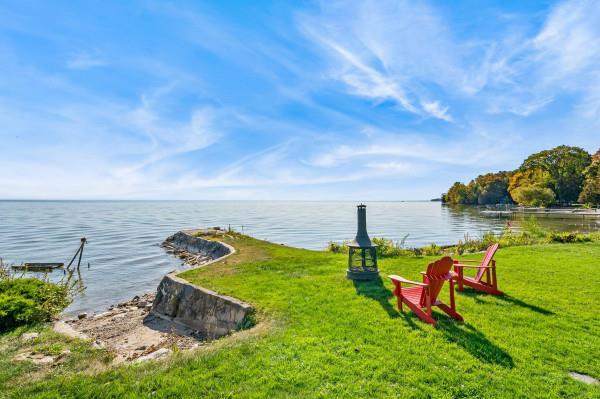 Chalet au bord de l'eau près de Simcoe avec bain à remous et sauna