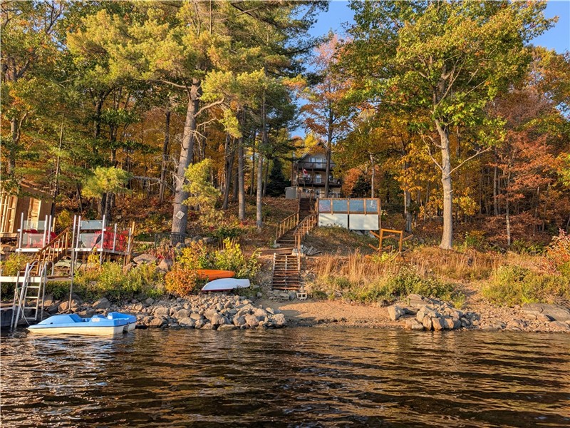 Ruth's Waterfront cottage near Pembroke