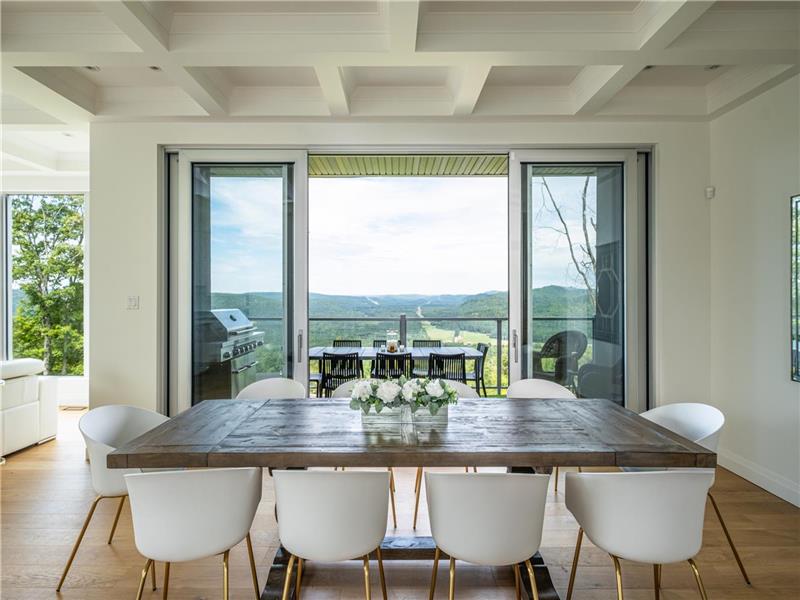 Villa Summit by Tremblant Living Private hot tub and sauna