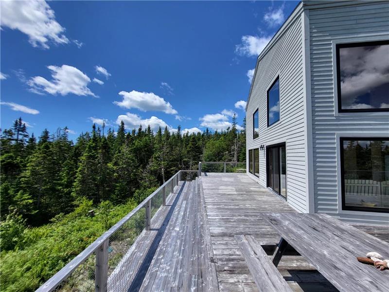 The Nest - Oceanfront Cottage on 10 Acres, Nova Scotia