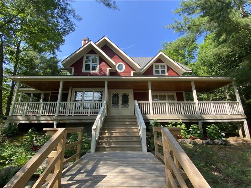 LAKE MUSKOKA ISLAND COTTAGE - Gravenhurst, ON