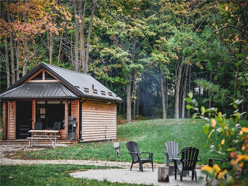 Blyth Trailway Cabins (3 cabin location + sauna) - near Cowbell Brewing, G2G Rail Trail