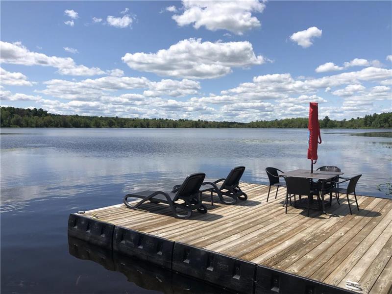 Kennebec Lake Family Waterfront Cottage