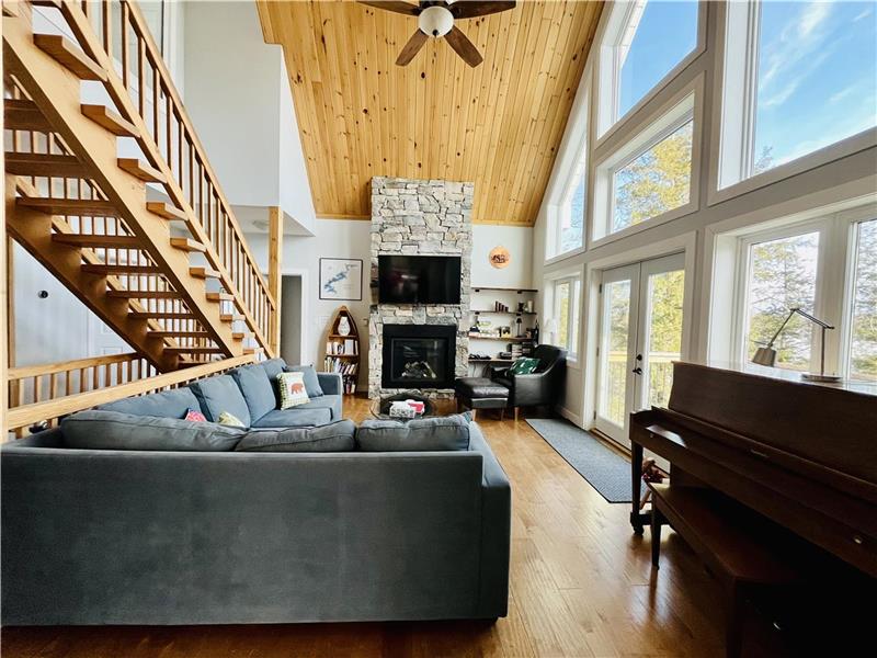 Bear Cave Cottage on Little Kennisis Lake with Sauna, Waterfront, Home Theatre, Ping Pong/Pool Table