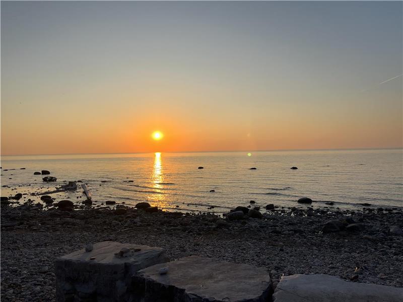 Tobermory Waterfront cottage, fully renovated, modern, 2 kayaks