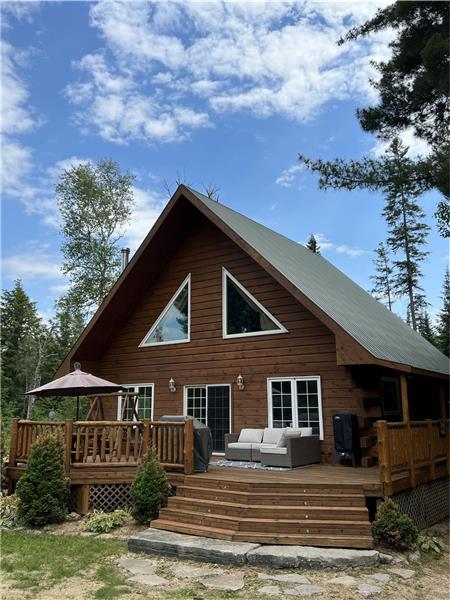 Benoir Lake Log Cottage