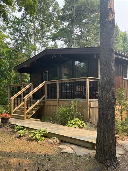 Cozy Cottage in Sauble Beach
