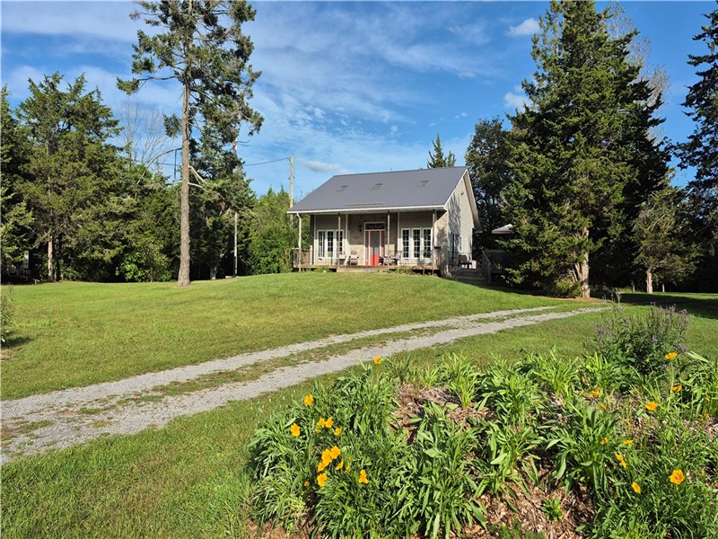 Chalet à Monarch Point : étapes menant à la zone de conservation et eau chaude de Soup Harbour