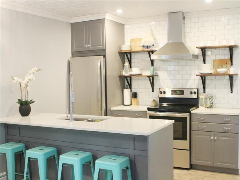 Perfect Grand Beach Cabin for Families just a short walk to the Main Beach & Boardwalk!