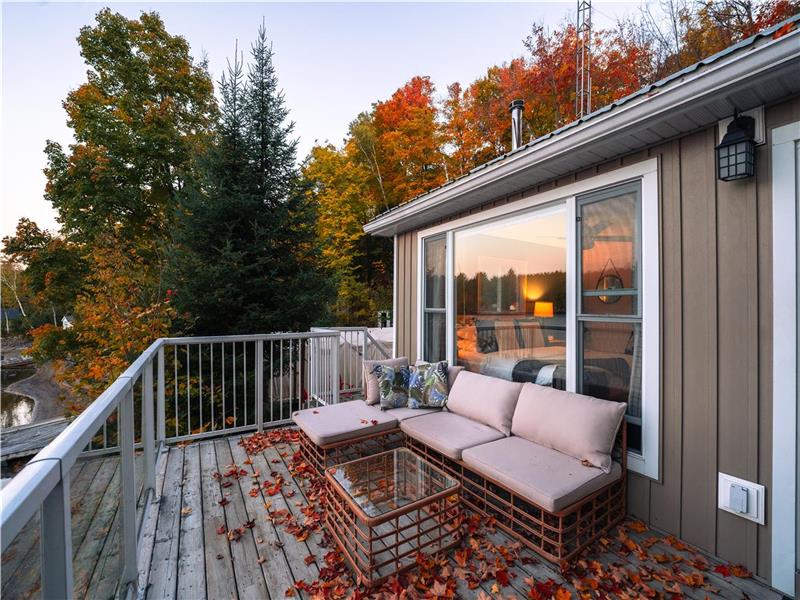 Cozy Cottage in the Kawarthas - Huge Dock & Pet Friendly!