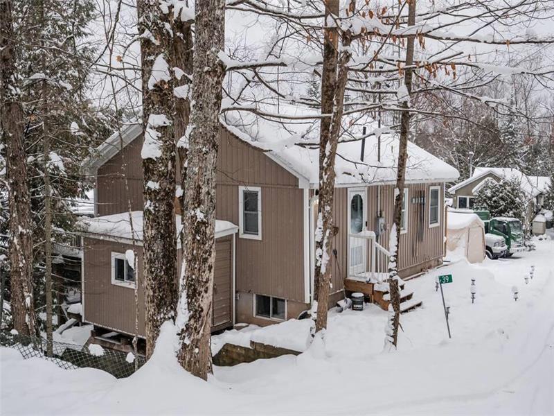 Cozy Cottage in the Kawarthas - Huge Dock & Pet Friendly!