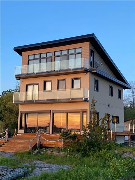 Jewel of Georgian Bay | Private Waterfront Cottage | Four-Season Retreat | Panoramic Views
