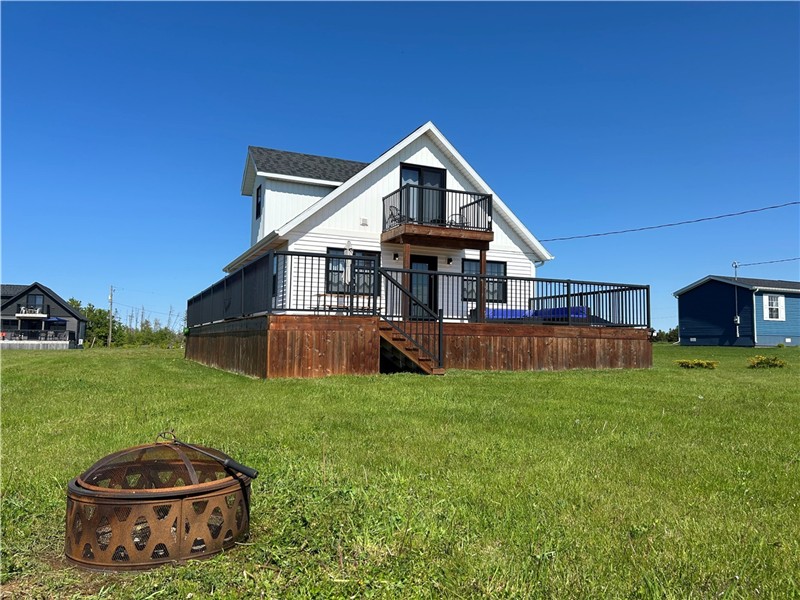 Newly furnished & minutes from Thunder Cove! - The Lookout! - Unwind with family and furry friends!