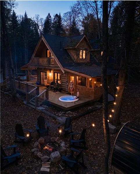 KABIN BJORN|HOT-TUB & SAUNA|Wild Kabin Co. Cabin in the woods