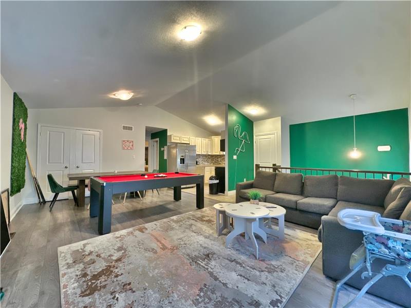 Luxury Beach House By Main Strip with Games Room & Hot Tub