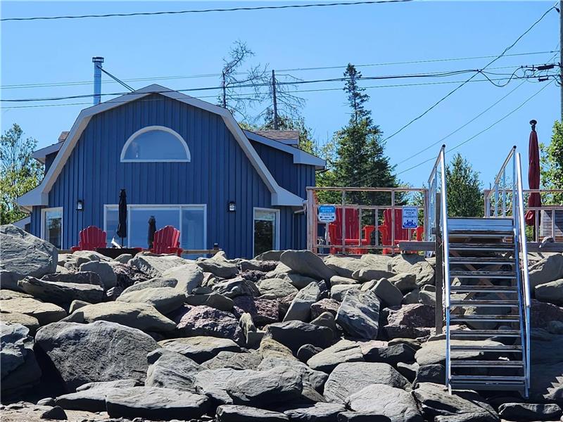 Waterfront Cottage - located on the Northumberland Straight (Beach, Marina, Trails, Sunset, Seafood)