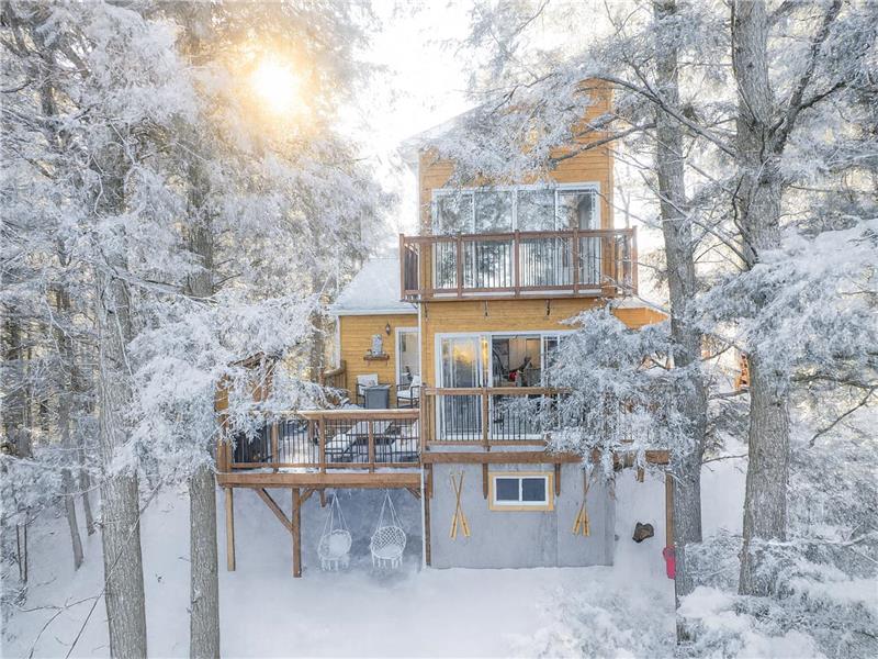 LoveNestChalet | Spa & Foyer | Lac & Montagne