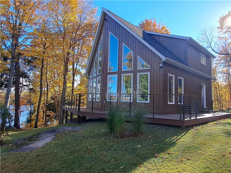 Welcome to Lake Manitouwabing! Your Perfect Cottage Retreat!