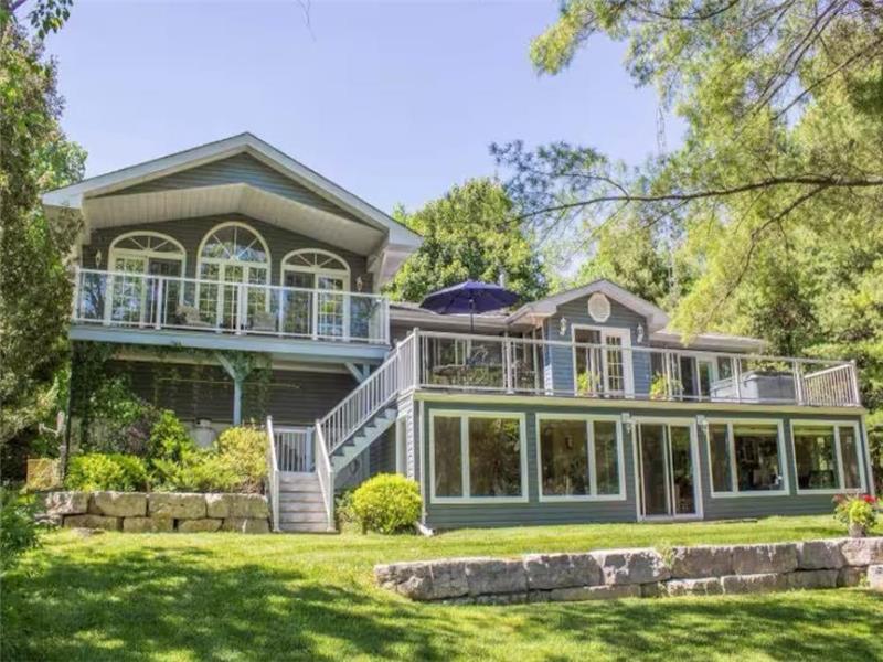 Crowe River Country Home 5 Bed, Hot Tub, Sauna, Games Room, Home Office and Gym, Sleeps 14