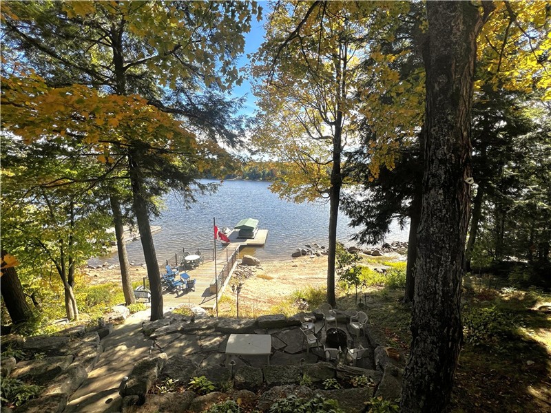 Sand Beach family cottage on stunning Kennisis Lake!