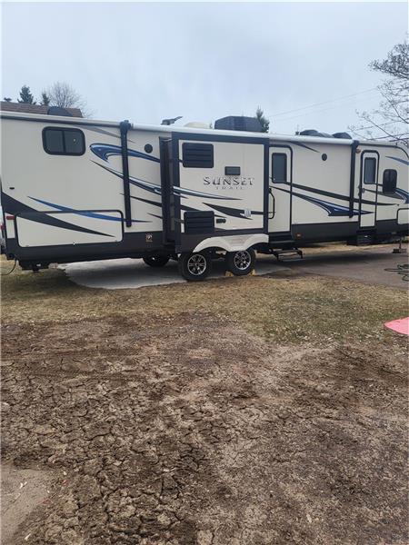 Camping trailer for rent