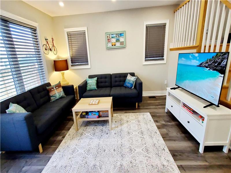 New Listing! The Lumos Beach Villa in Crystal Beach ON, Canada. 7 min walk to Beach.3 bedrooms,2bath