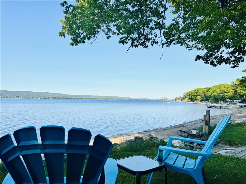 Winter Escape at Waterfront Cottage