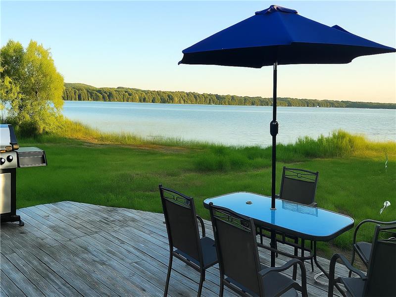 Orr Lake Cottage- Hot tub, kayaks, AC, wifi, step to Golf Club, 1 hr 15 min from Toronto