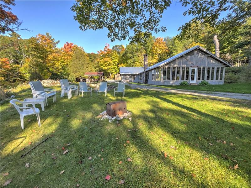 Multnomah- Multi-family estate on the Rideau