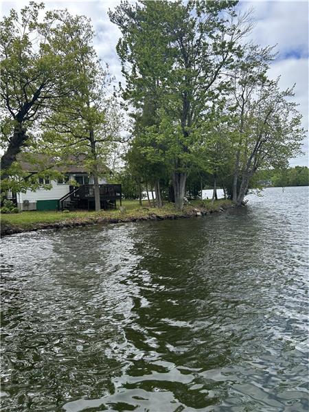 Cozy Lakeside Cottage for Rent – Your Perfect Getaway Awaits!