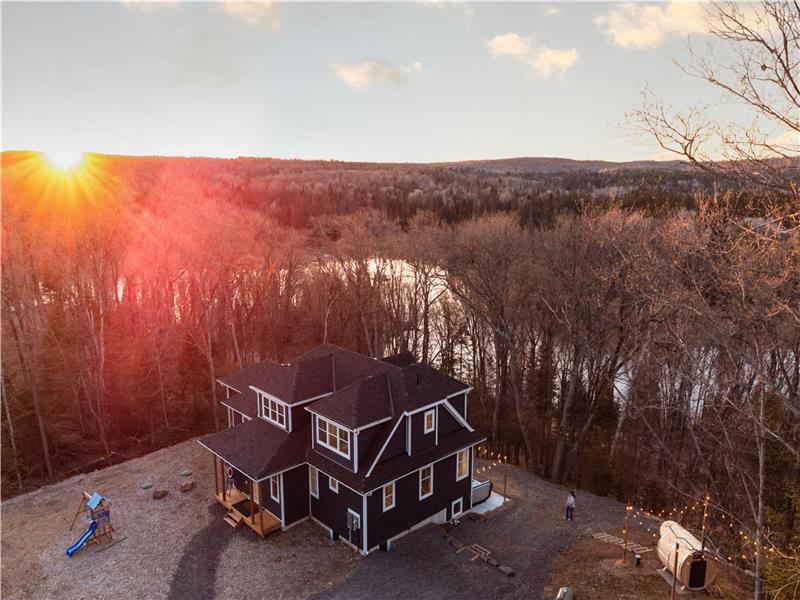 NOUVEAU : Retraite Bien-Être à Muskoka – Sauna, Spa, Foyer