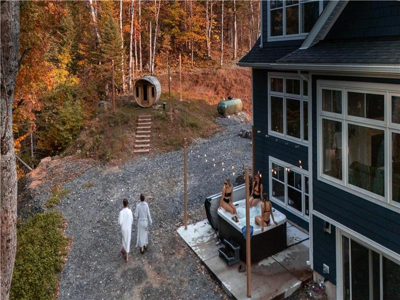 NOUVEAU : Retraite Bien-Être à Muskoka – Sauna, Spa, Foyer
