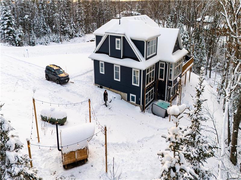 NEW!! Muskoka Wellness Retreat: Sauna, Hot Tub, Firepit