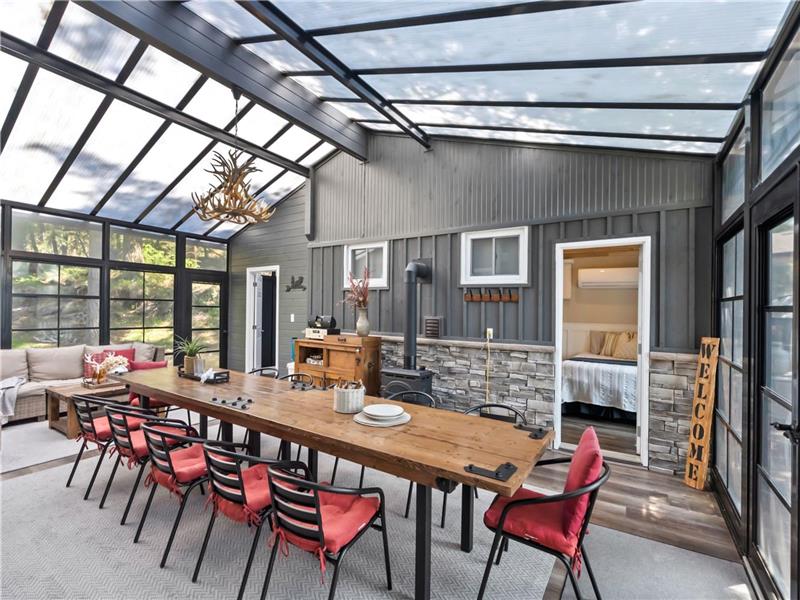 Ruby Retreat on Oak Lake - WHERE LAKEFRONT LUXURY MEETS RUSTIC ESCAPE