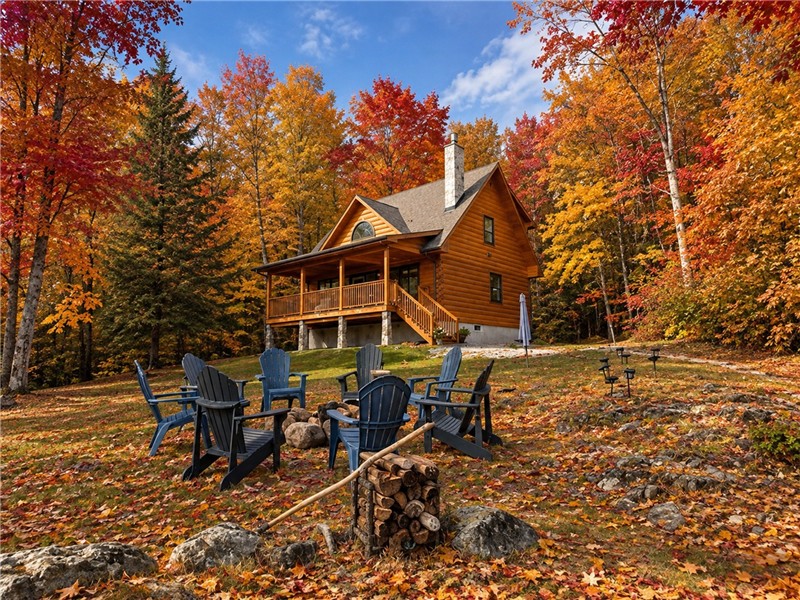 Quiet Lake Escape- Sandy Beach and Aromatherapy Sauna