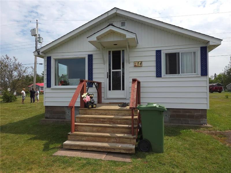 Cozy ocean view cottage in Tidnish Bridge, NS