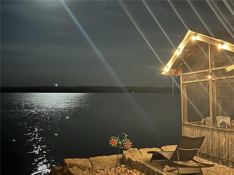 Golden Lake Hideaway cabin