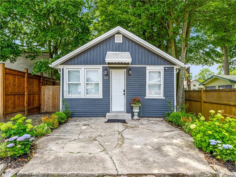 Crystal Beach + Hot Tub + Beach Passes