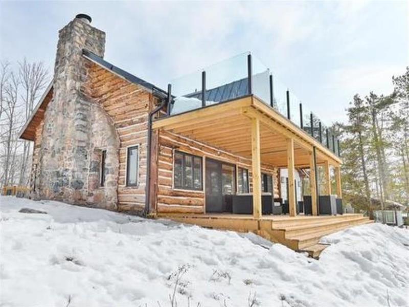 Highview Cottage: Waterfront Sunsets on Skootamatta Lake- Your 4 Season East Ontario Retreat