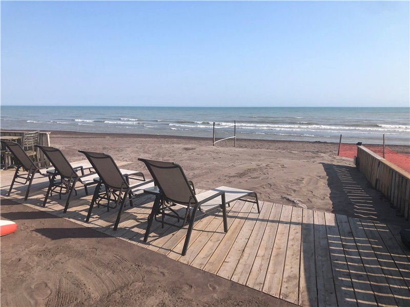 Bobby's Beach Resort