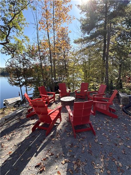Havre de paix au bord du lac Belmont | Chalet + Bunkie *JAC*