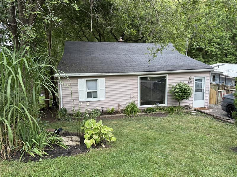 Hillside Bungalow Port Stanely